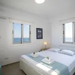 Daire Mackenzie Zoe Seafront *