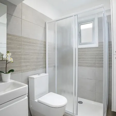 Mackenzie Zoe Seafront Apartment Larnaka