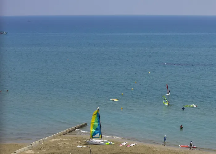 Апартаменты Mackenzie Zoe Seafront Ларнака