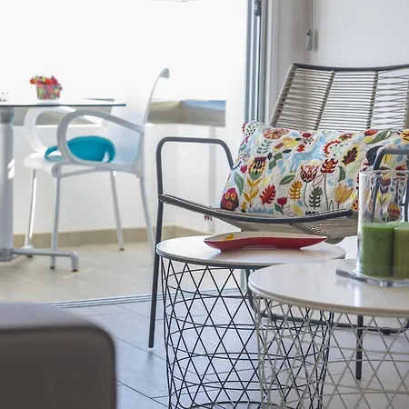 Mackenzie Zoe Seafront Appartement *