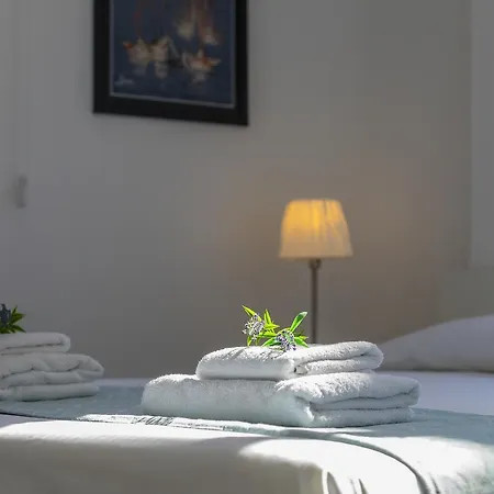 Mackenzie Zoe Seafront Apartment
