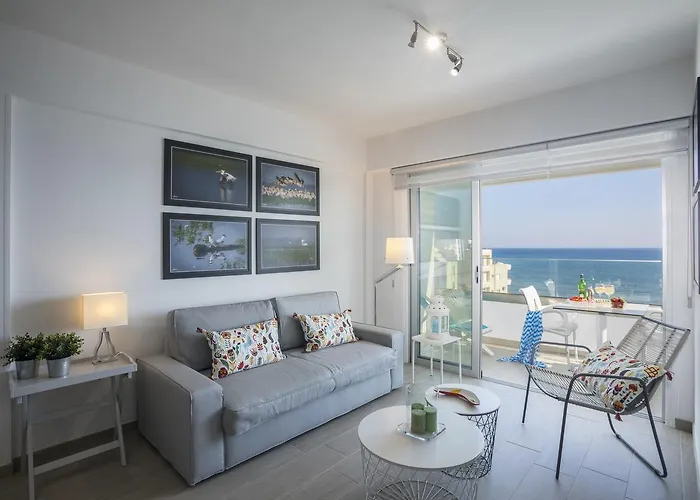 Apartment Mackenzie Zoe Seafront *