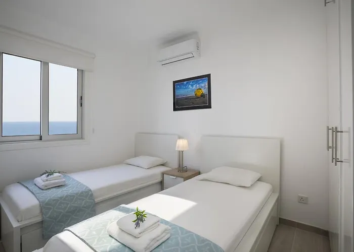 Mackenzie Zoe Seafront Apartment