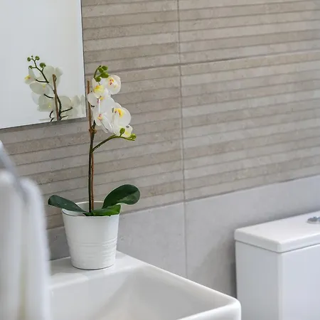 Mackenzie Zoe Seafront Apartment