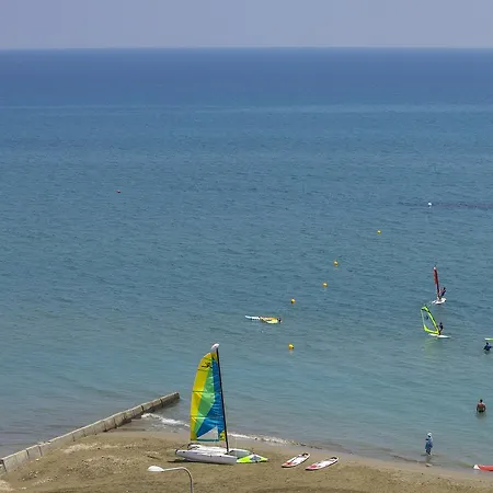 Apartment Mackenzie Zoe Seafront Larnaca